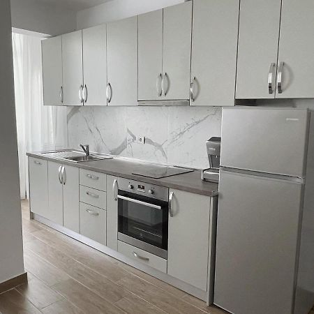 Central City Apartment Tirana Exteriör bild