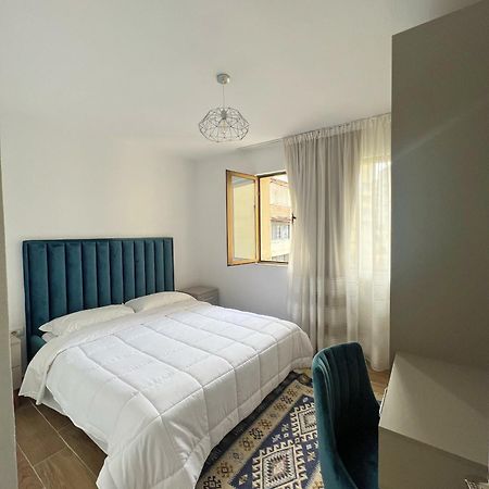 Central City Apartment Tirana Exteriör bild