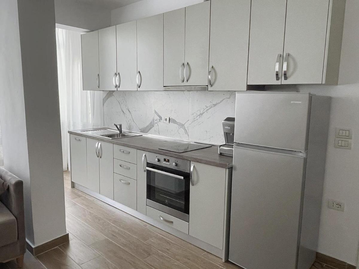 Central City Apartment Tirana Exteriör bild