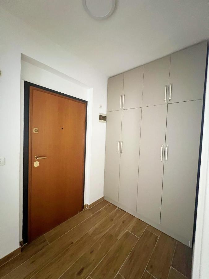 Central City Apartment Tirana Exteriör bild