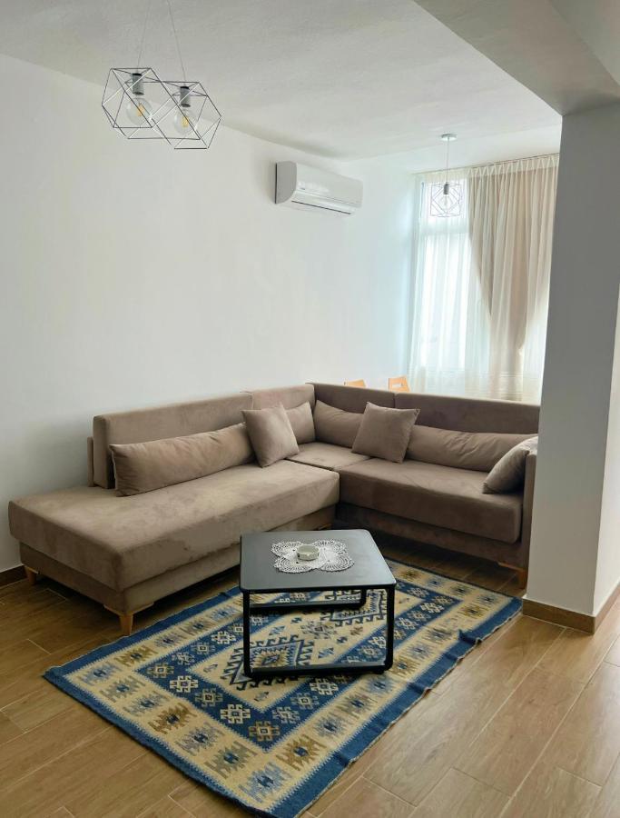 Central City Apartment Tirana Exteriör bild