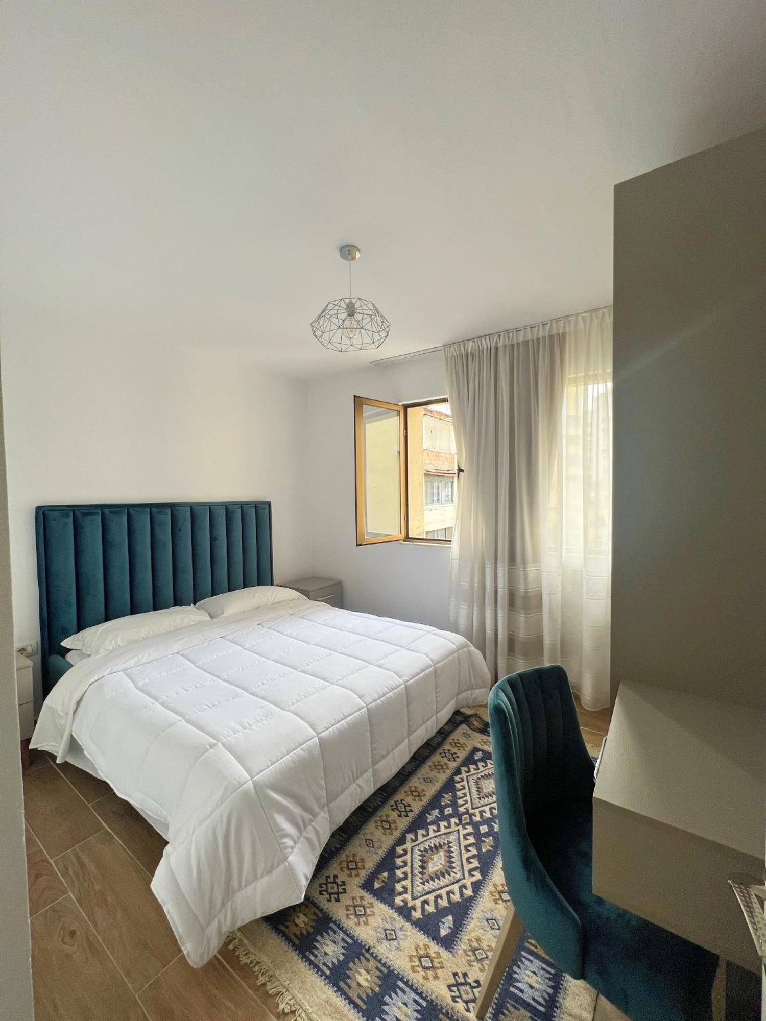 Central City Apartment Tirana Exteriör bild
